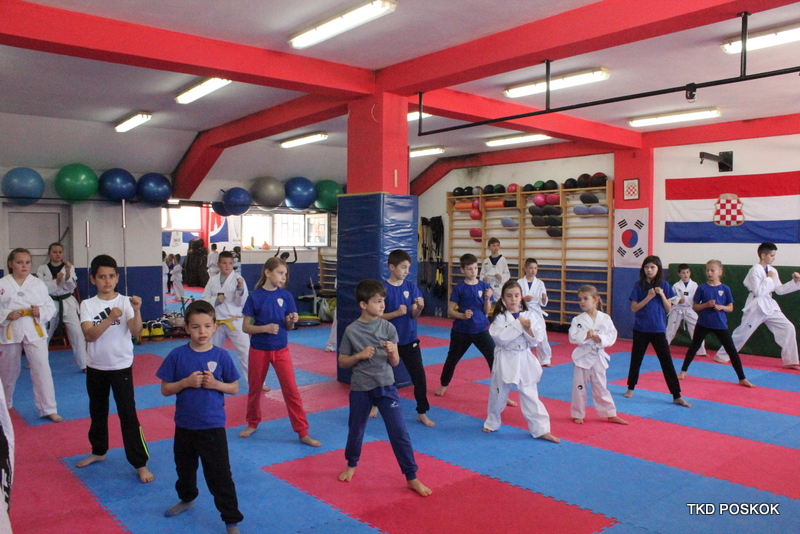 Taekwondo: Polaganje učeničkih pojaseva