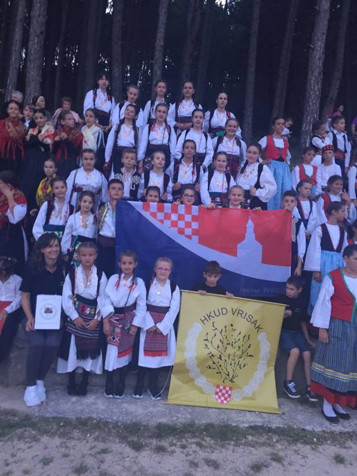 Na 17. Međunarodnoj smotri folklora “Stara škrinja je otvorena” sudjelovalo je naše novoosnovano društvo HKUD Vrisak