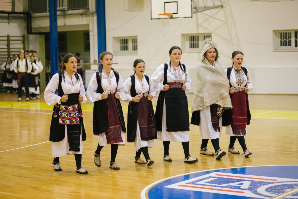 Održana 13. smotra hrvatskog izvornog folklora uz nastup Slavonskih lola