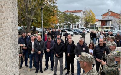 Svi sveti i Dušni dan: Polaganje vjenaca i paljenje svijeća za poginule, umrle i nestale branitelje HVO-a općine Posušje